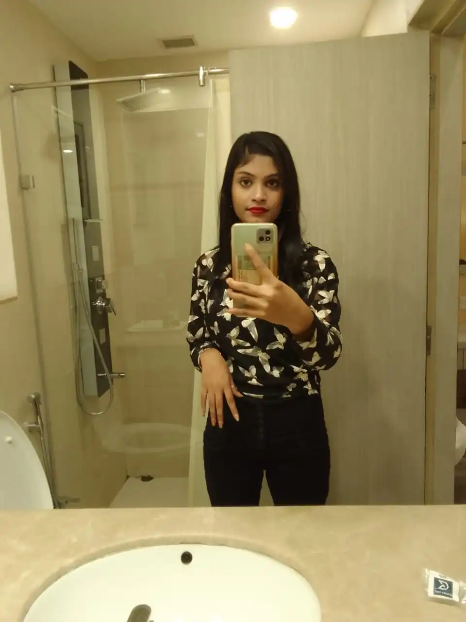 Shrishti Call Girls